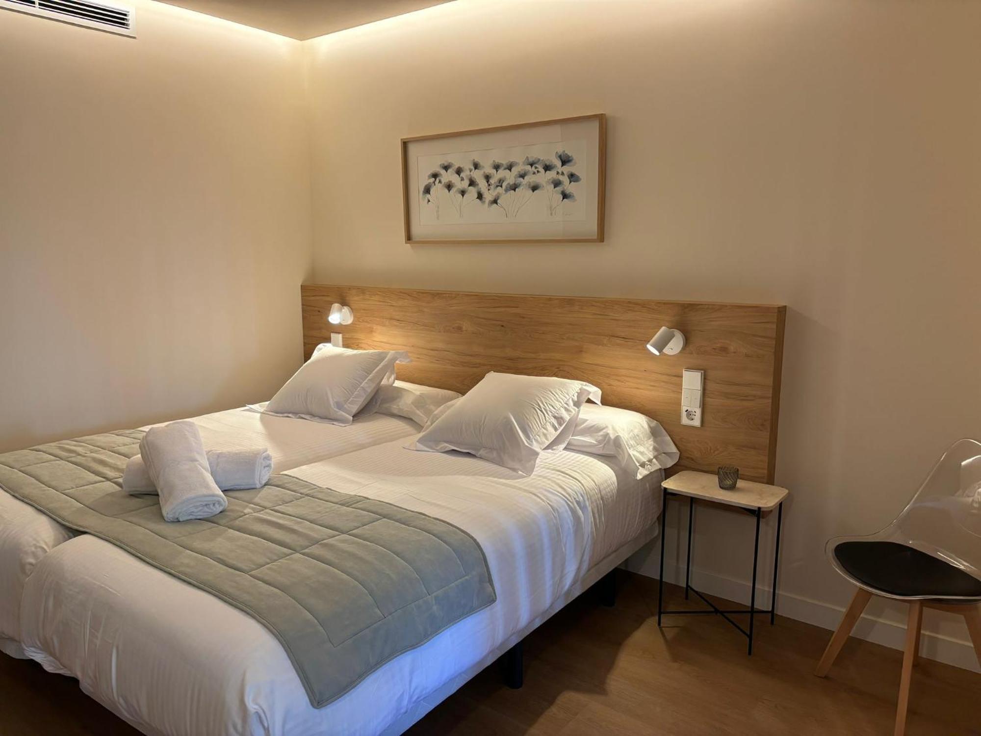 Apartamentos Joaquin Costa Santander Luaran gambar