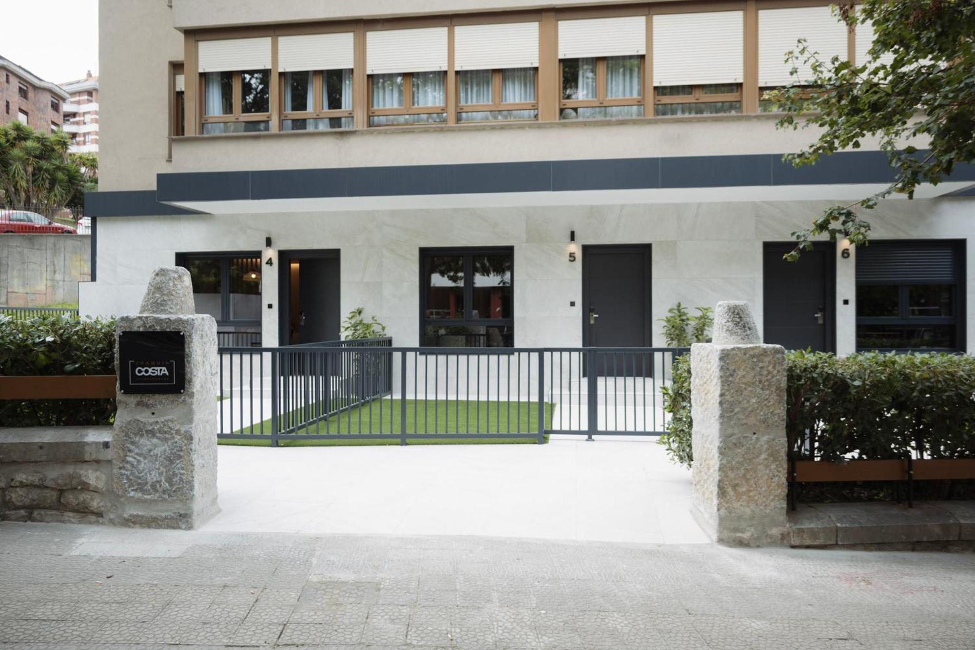Apartamentos Joaquin Costa Santander Luaran gambar