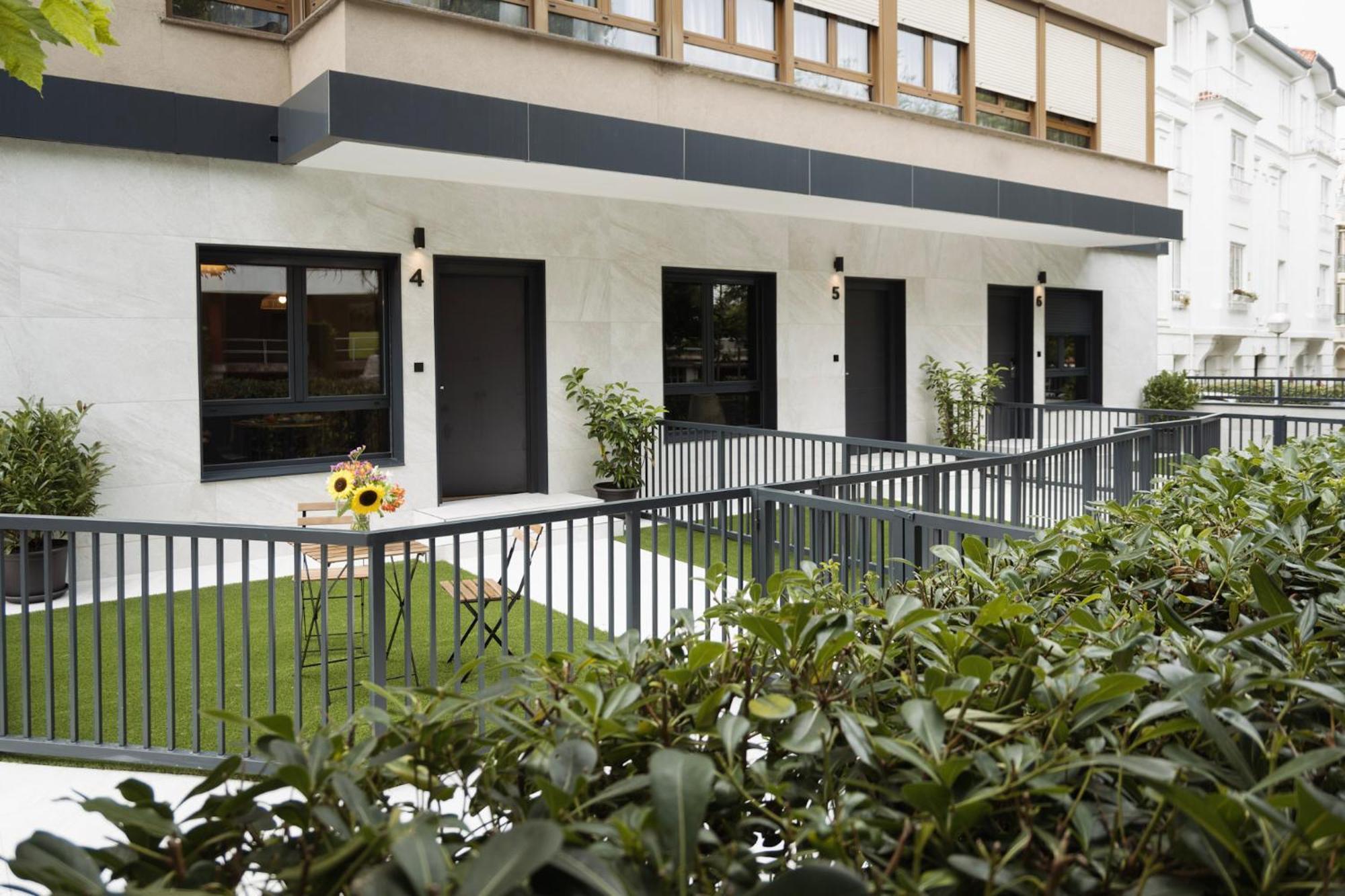 Apartamentos Joaquin Costa Santander Luaran gambar