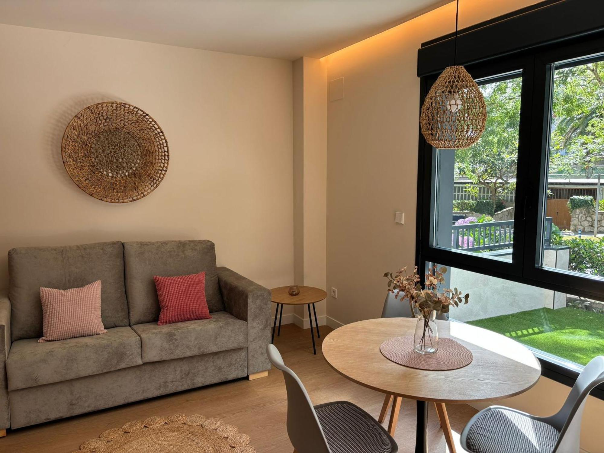 Apartamentos Joaquin Costa Santander Luaran gambar