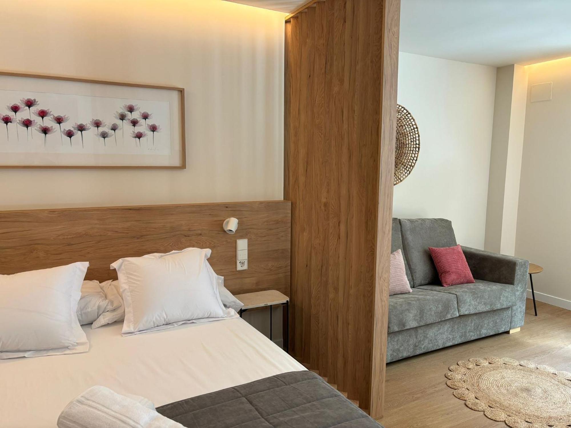Apartamentos Joaquin Costa Santander Luaran gambar