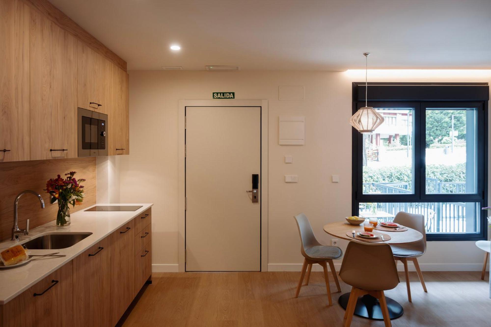 Apartamentos Joaquin Costa Santander Luaran gambar