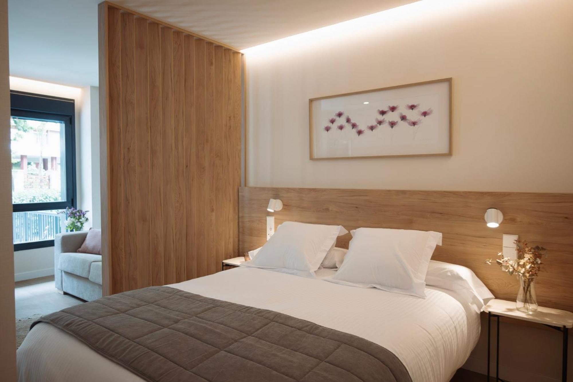 Apartamentos Joaquin Costa Santander Luaran gambar