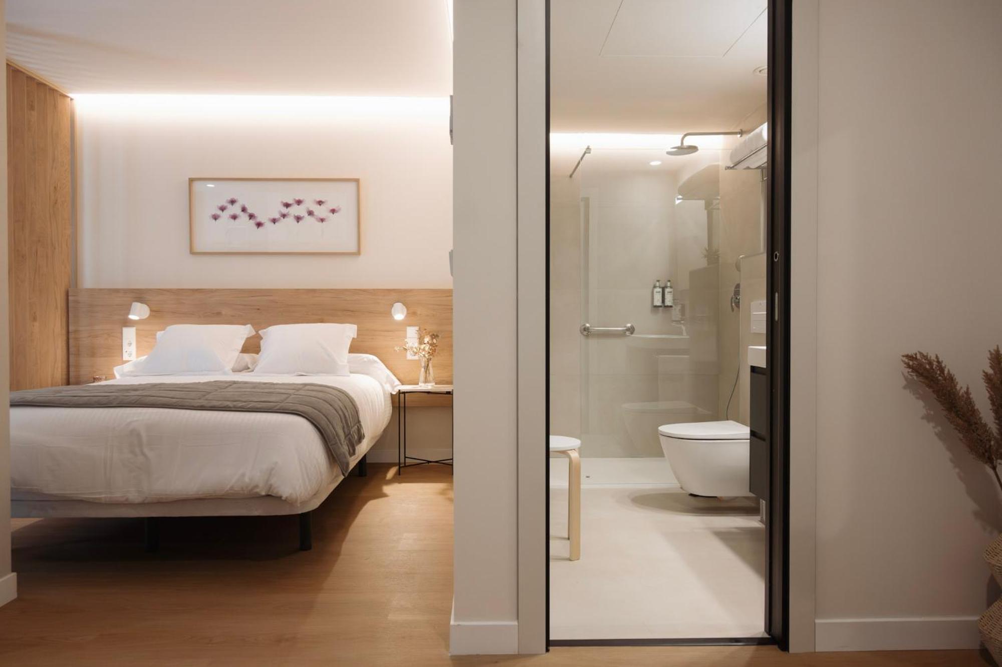 Apartamentos Joaquin Costa Santander Luaran gambar
