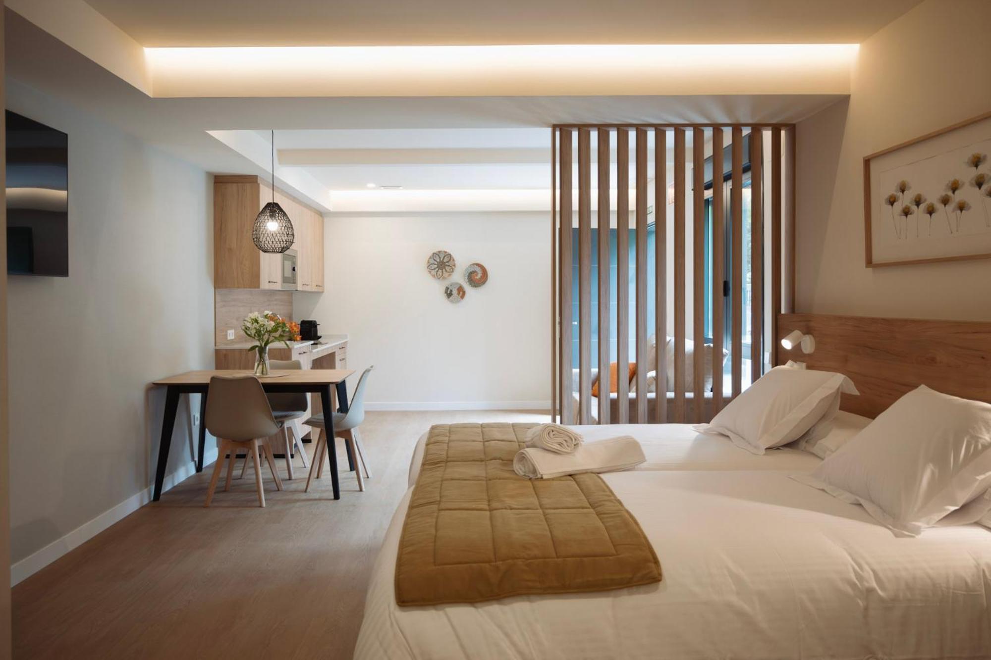 Apartamentos Joaquin Costa Santander Luaran gambar