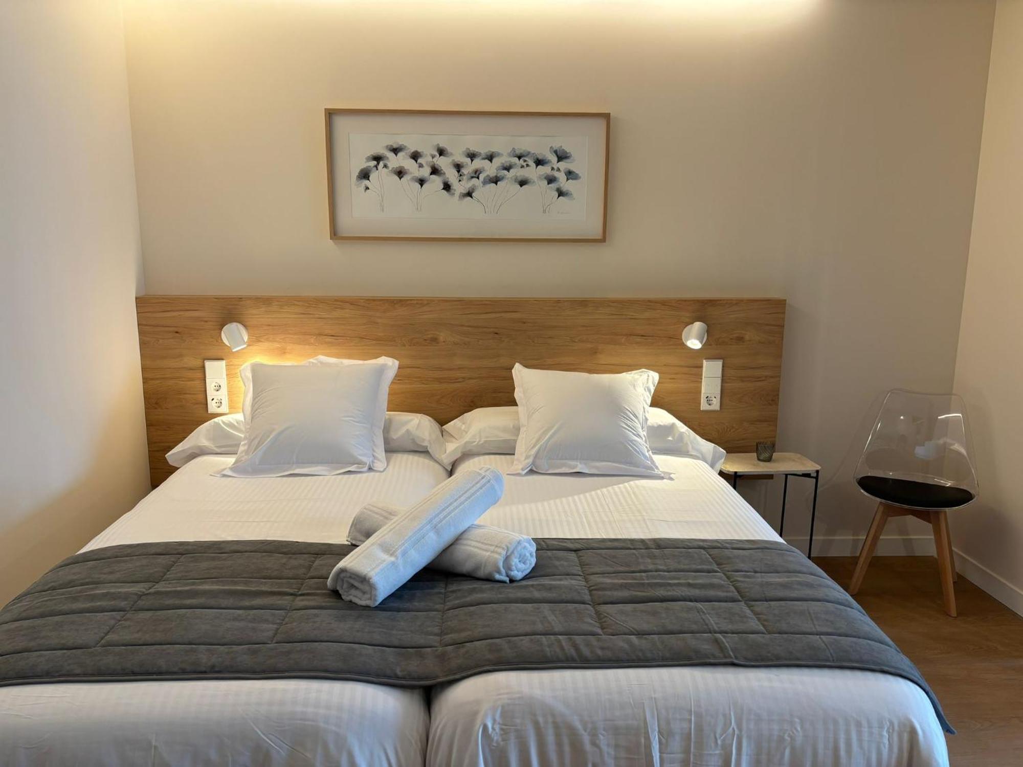 Apartamentos Joaquin Costa Santander Luaran gambar
