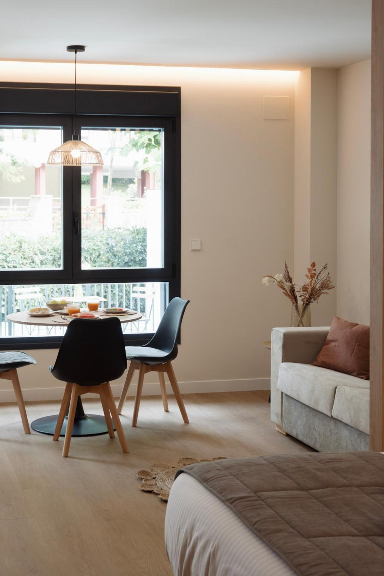 Apartamentos Joaquin Costa Santander Luaran gambar