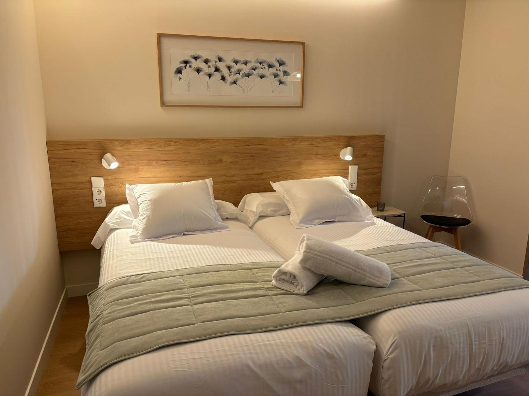 Apartamentos Joaquin Costa Santander Luaran gambar